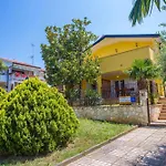 One-Bedroom Apartment In Porec II